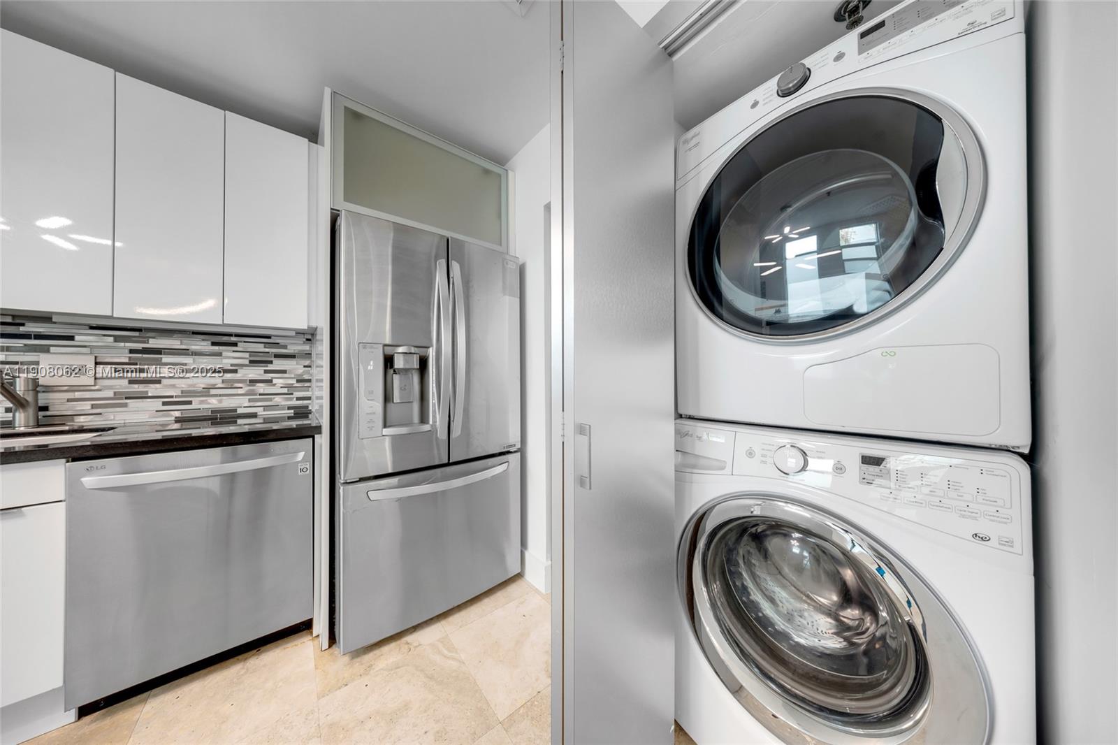 LUNAMAR LOFTS AT LINCOLN - Residential