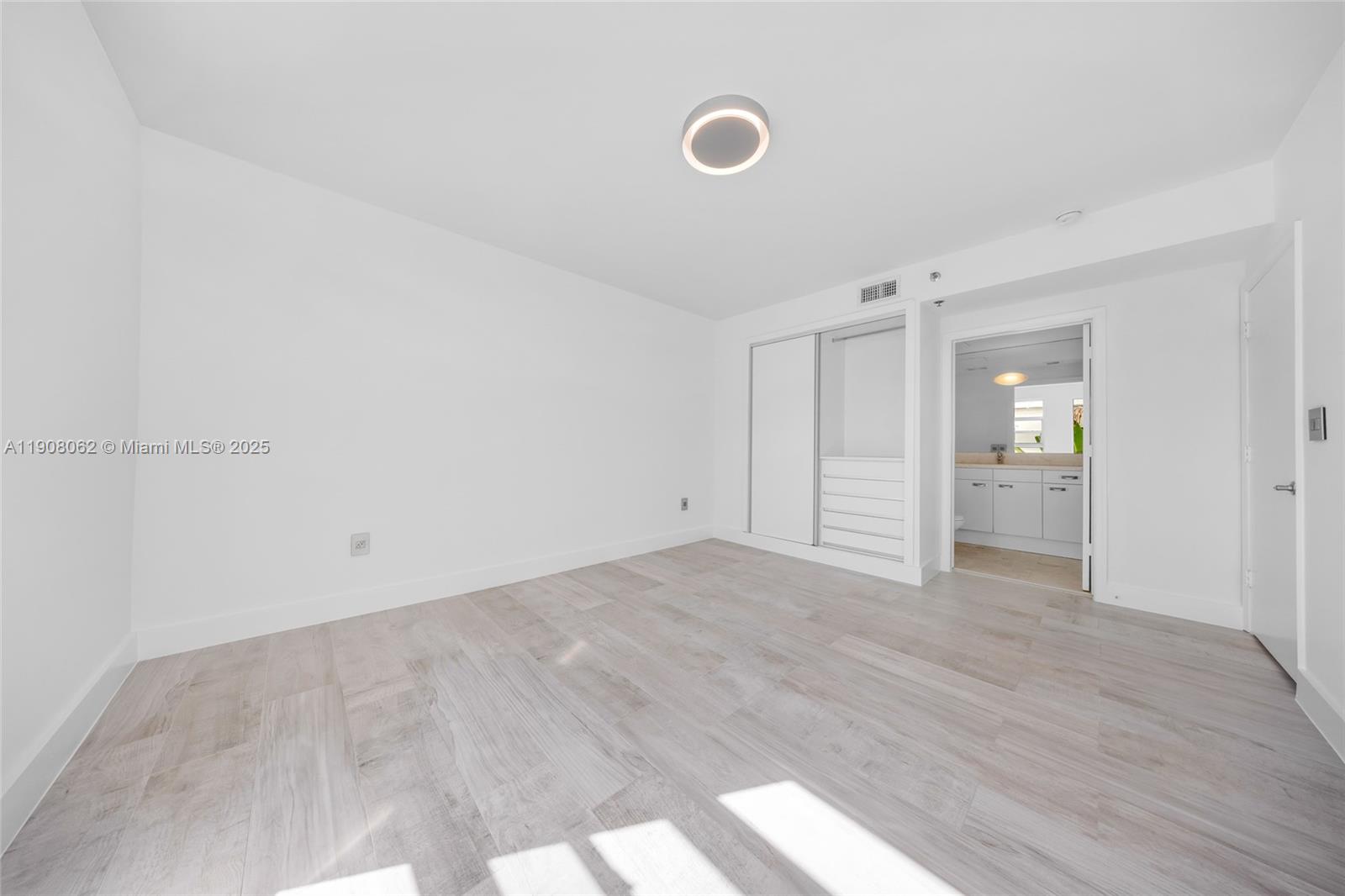 LUNAMAR LOFTS AT LINCOLN - Residential