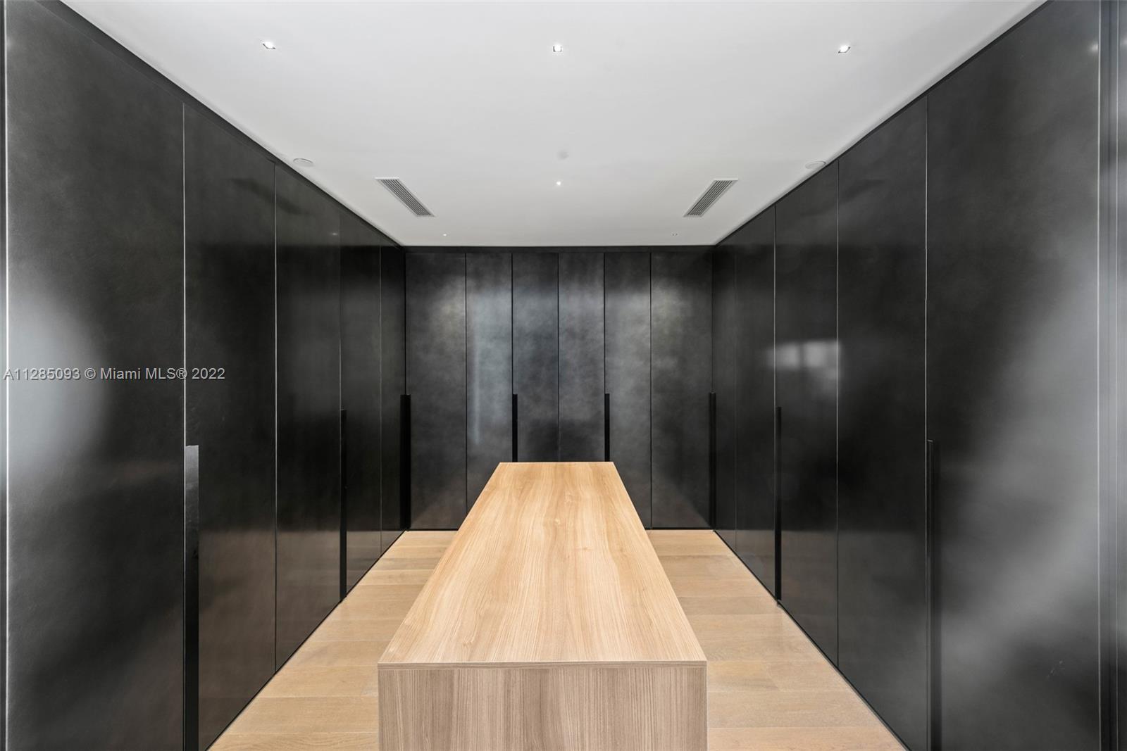 5000 BAYVIEW AT FISHER IS - Residential