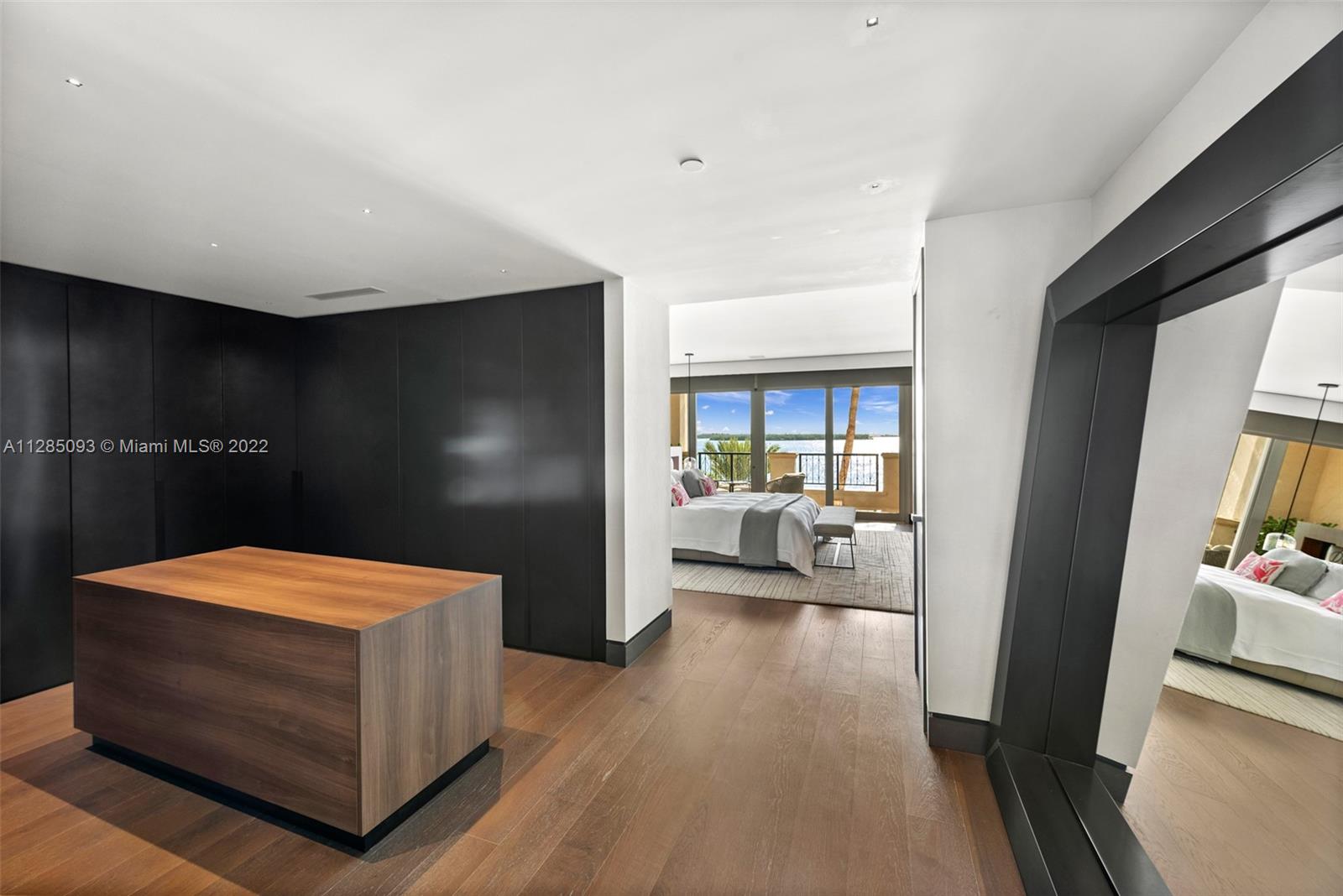 5000 BAYVIEW AT FISHER IS - Residential