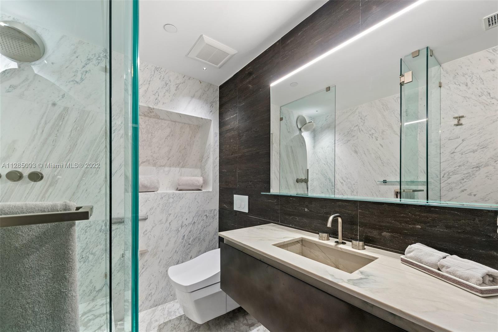 5000 BAYVIEW AT FISHER IS - Residential