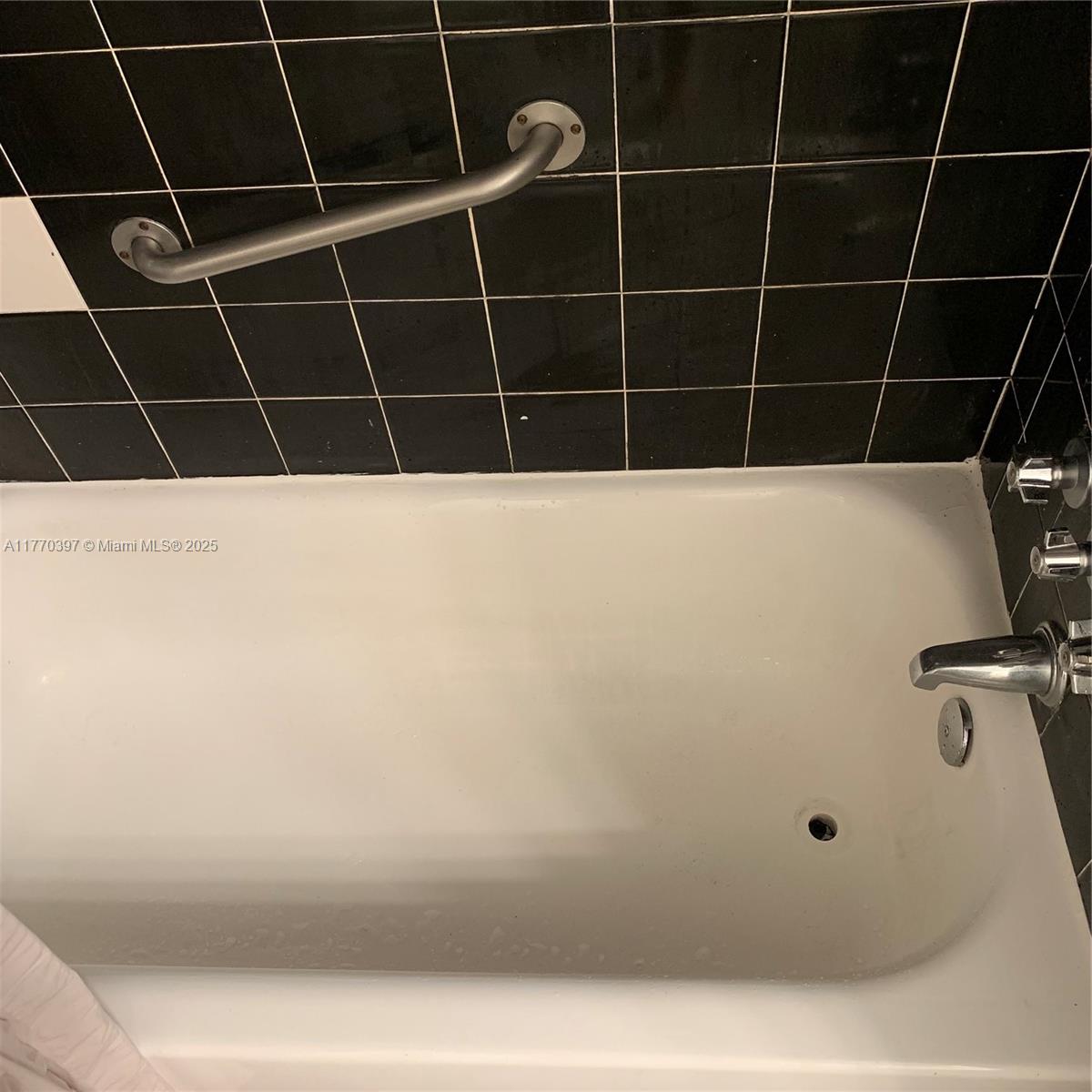 JADE WINDS GROUP ALLAMAND - Residential