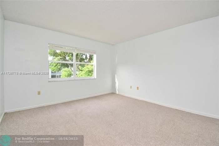 SANDALFOOT SOUTH THREE CO - Residential Lease