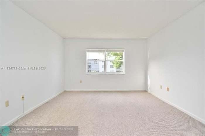 SANDALFOOT SOUTH THREE CO - Residential Lease