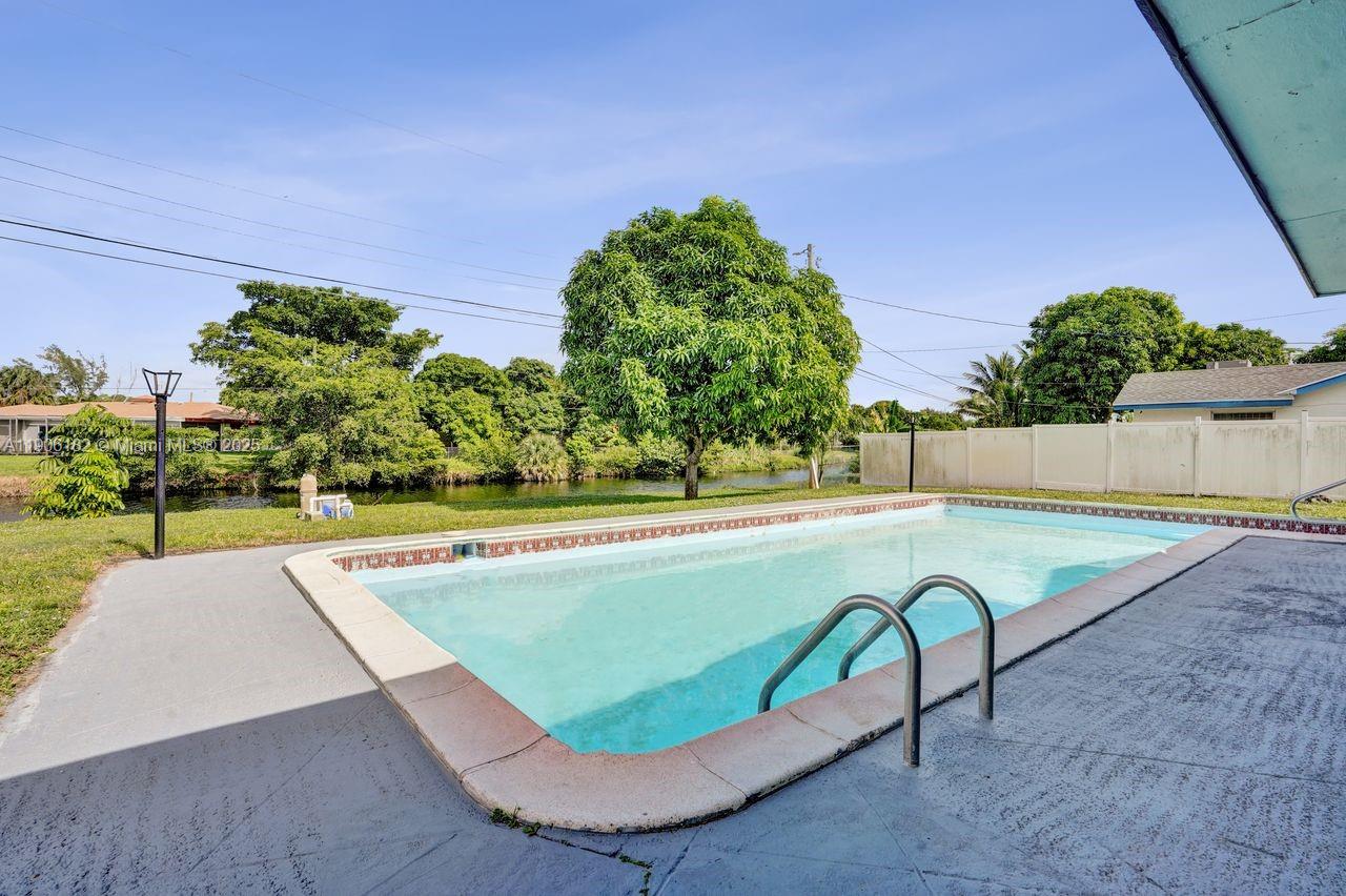 WESTFIELD AT WPB - Residential