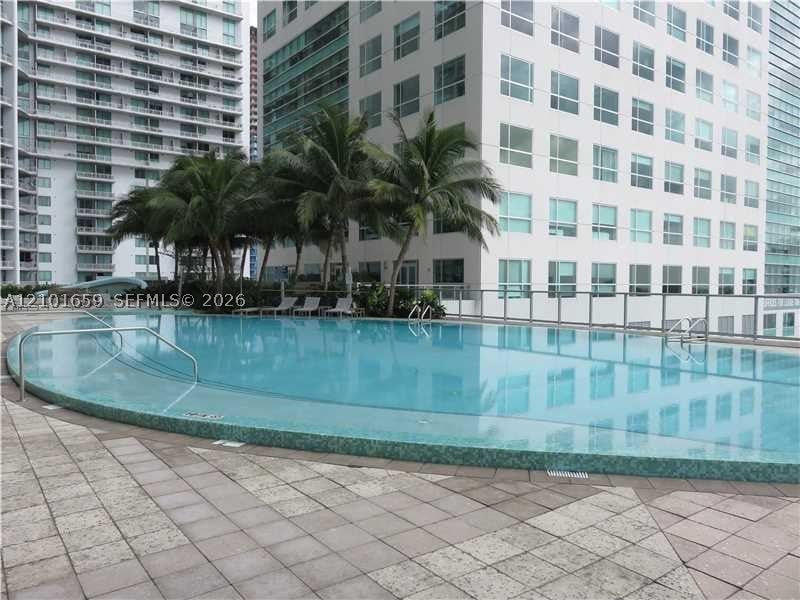 185 SW 7th St 3006