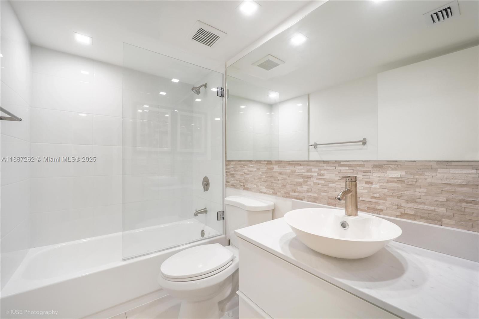OCEAN VILLAGE CONDO - Residential Lease