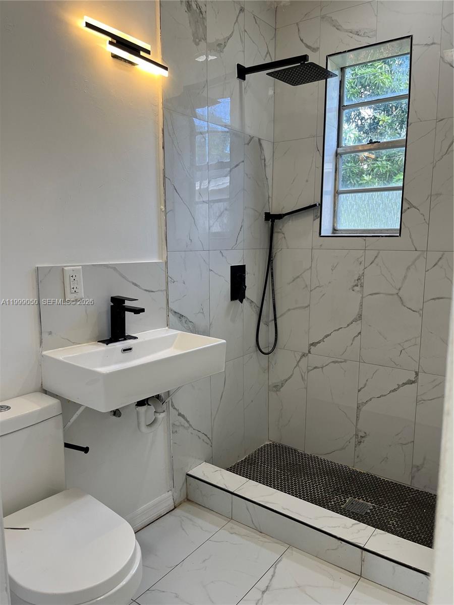 BISCAYNE HIGHLANDS - Residential Lease