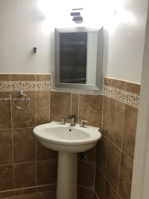 ROLLING GREEN CONDO G - Residential