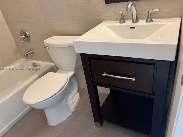 EL PRADO XIV CONDO - Residential Lease