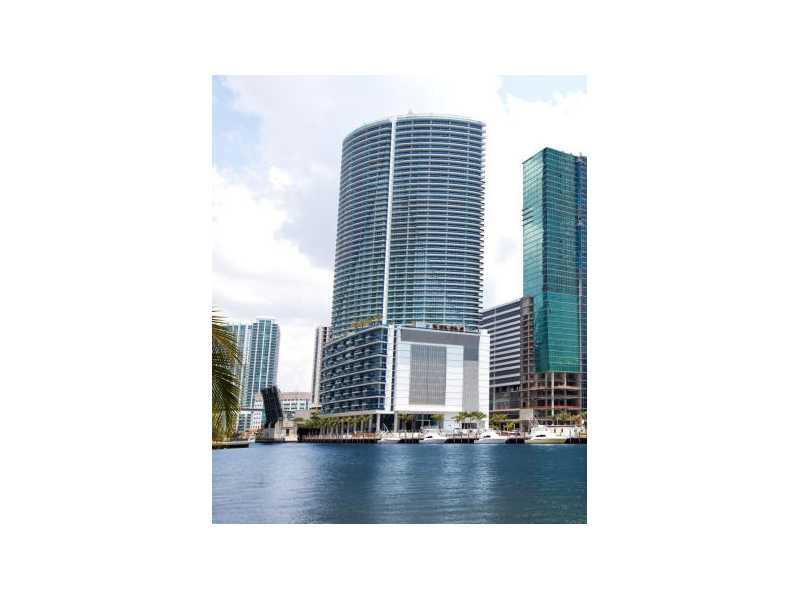 2 BED 2.5 BATHS + DEN CONDO WITH 10FT CEILINGS, SNADEIRO KITCHEN CABINETS, MIELE APPLIANCES, ELEGANT FINISHED CLOSETS, SECURITY ALARM SYSTEM, AND WIRELESS INTERNET INCLUDED.