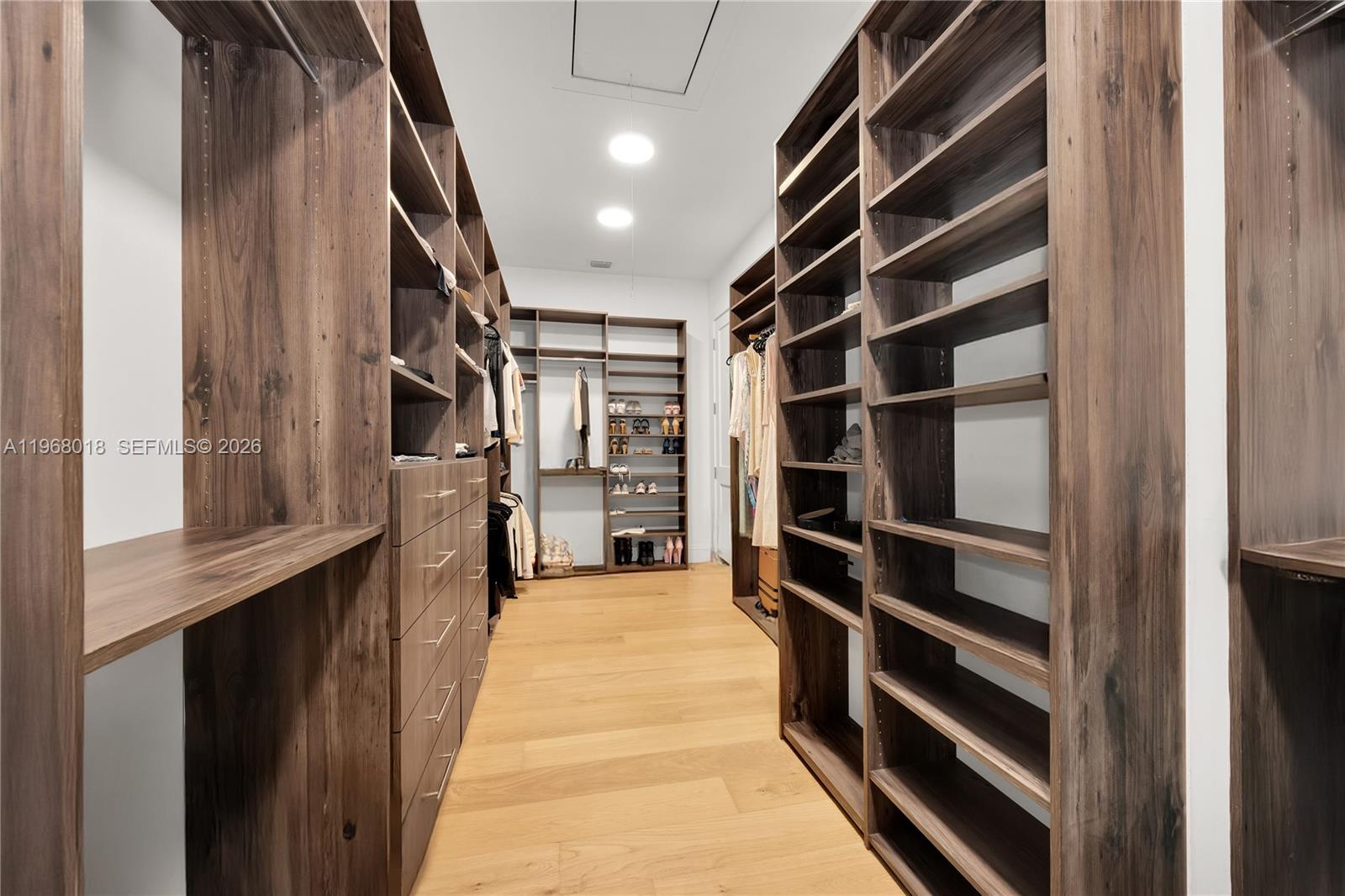 ALMERIA REPLAT - Residential