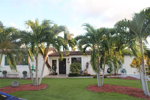 Photo of 8000 NW 172nd St, Hialeah, FL 33015 (MLS # A11902680) Photo of 8000 NW 172nd St, Hialeah, FL 33015 (MLS # A11902680)