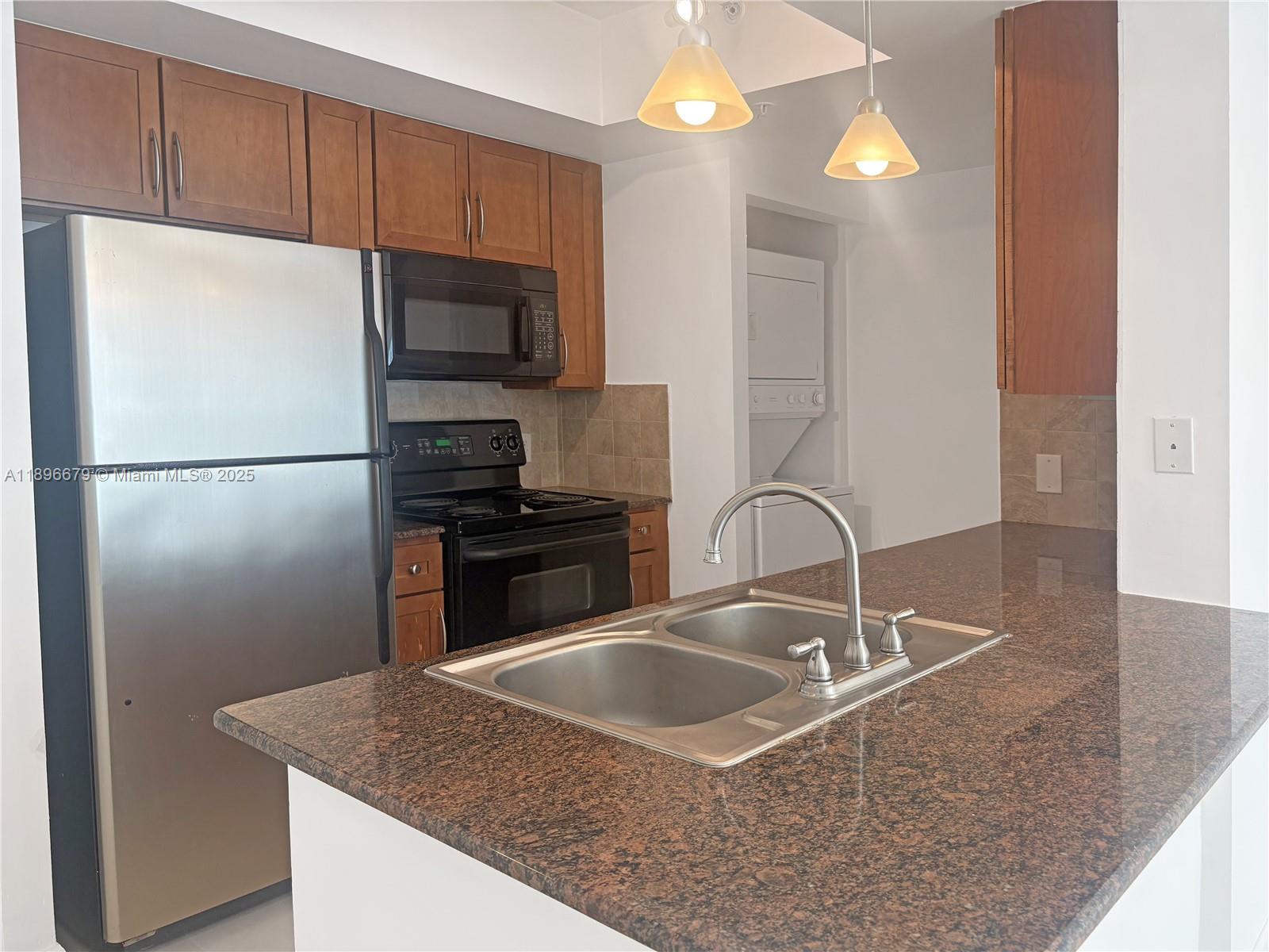 CITE CONDO - Residential Lease