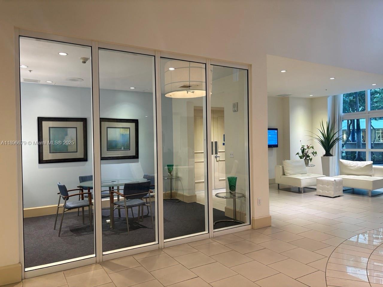 CITE CONDO - Residential Lease