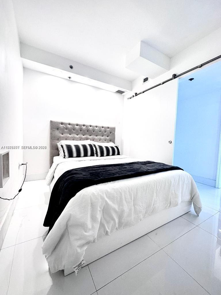 THE DECOPLAGE CONDO - Residential Lease