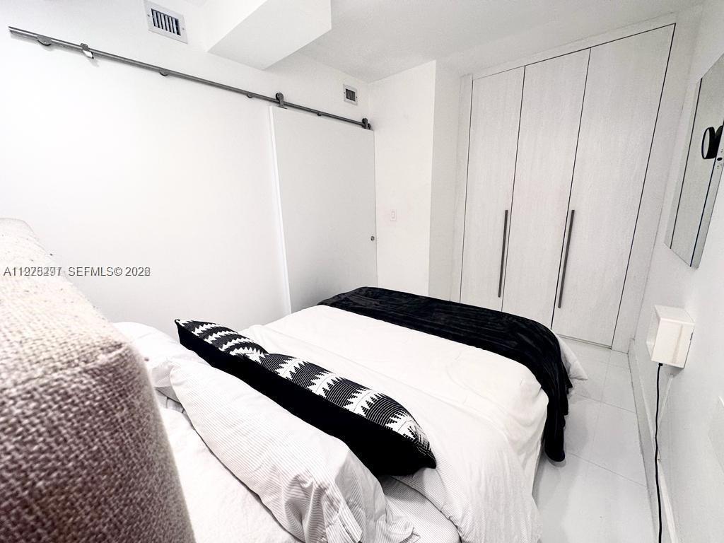 THE DECOPLAGE CONDO - Residential Lease