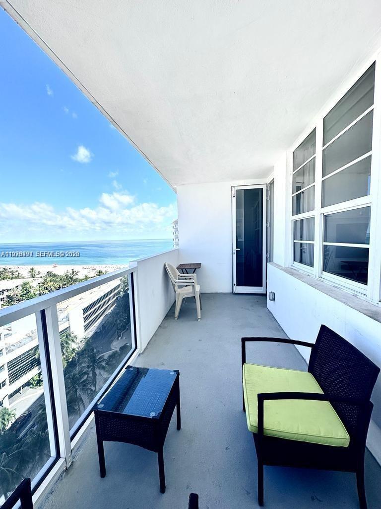 THE DECOPLAGE CONDO - Residential Lease