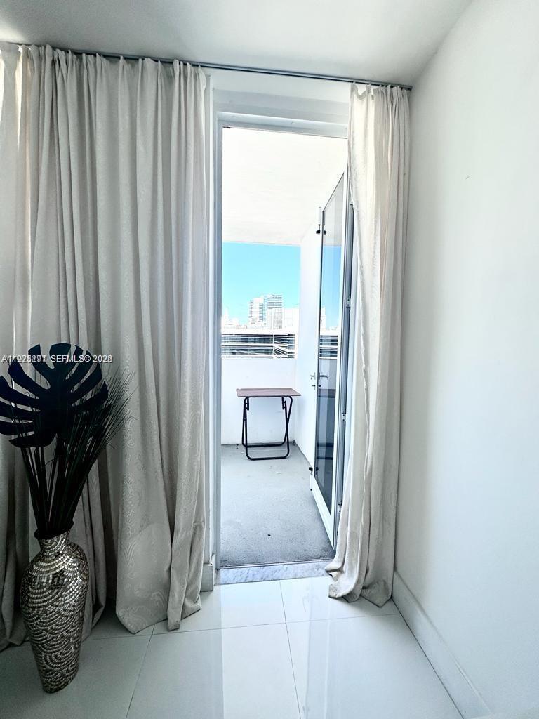 THE DECOPLAGE CONDO - Residential Lease