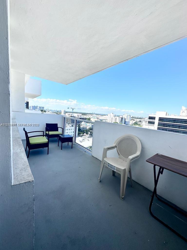 THE DECOPLAGE CONDO - Residential Lease