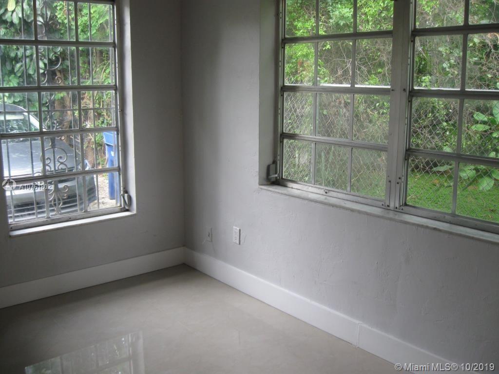 TAMIAMI GROVES NO 2 - Residential Lease