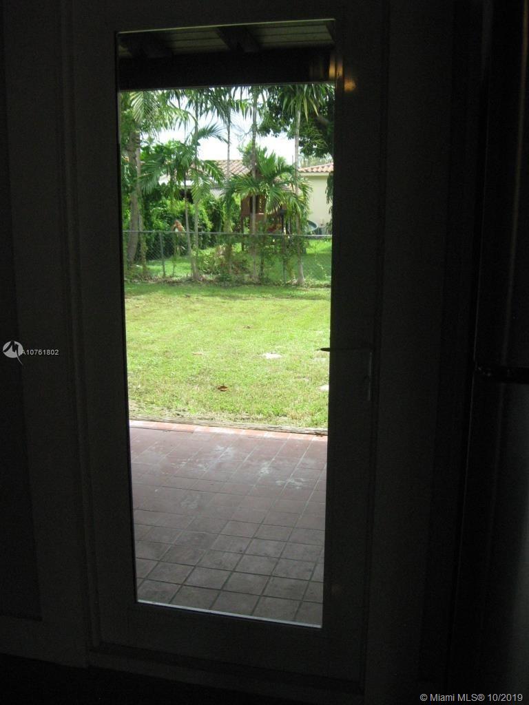 TAMIAMI GROVES NO 2 - Residential Lease