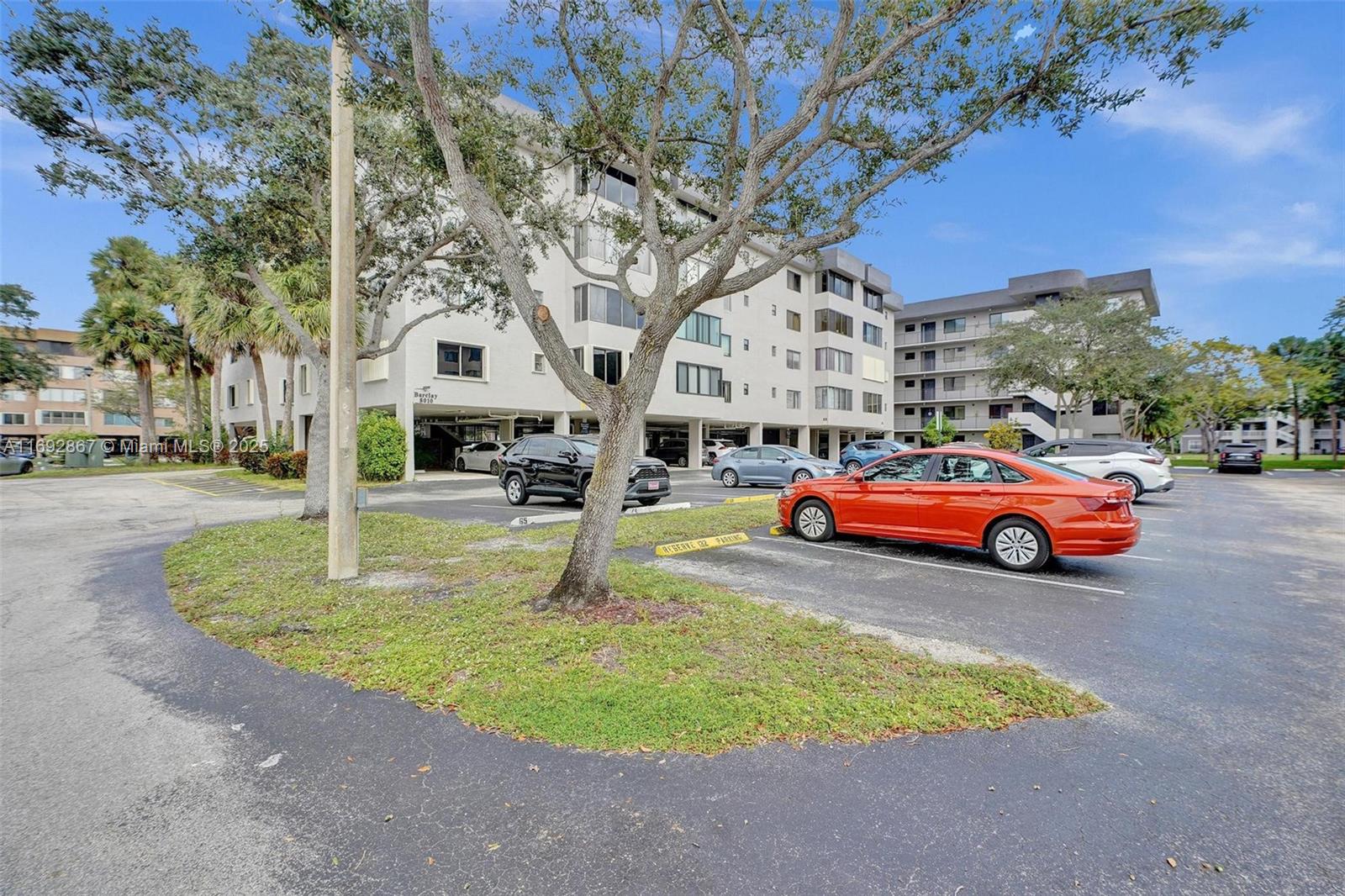 8010 Hampton Blvd 211, North Lauderdale, Miami-Dade County, Florida - 3 Bedrooms  
2 Bathrooms - 