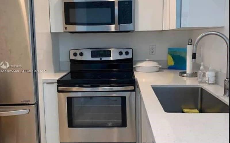 DOUGLAS GRAND CONDO - Residential Lease