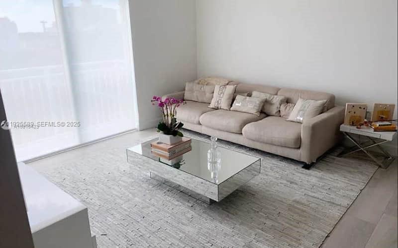 DOUGLAS GRAND CONDO - Residential Lease