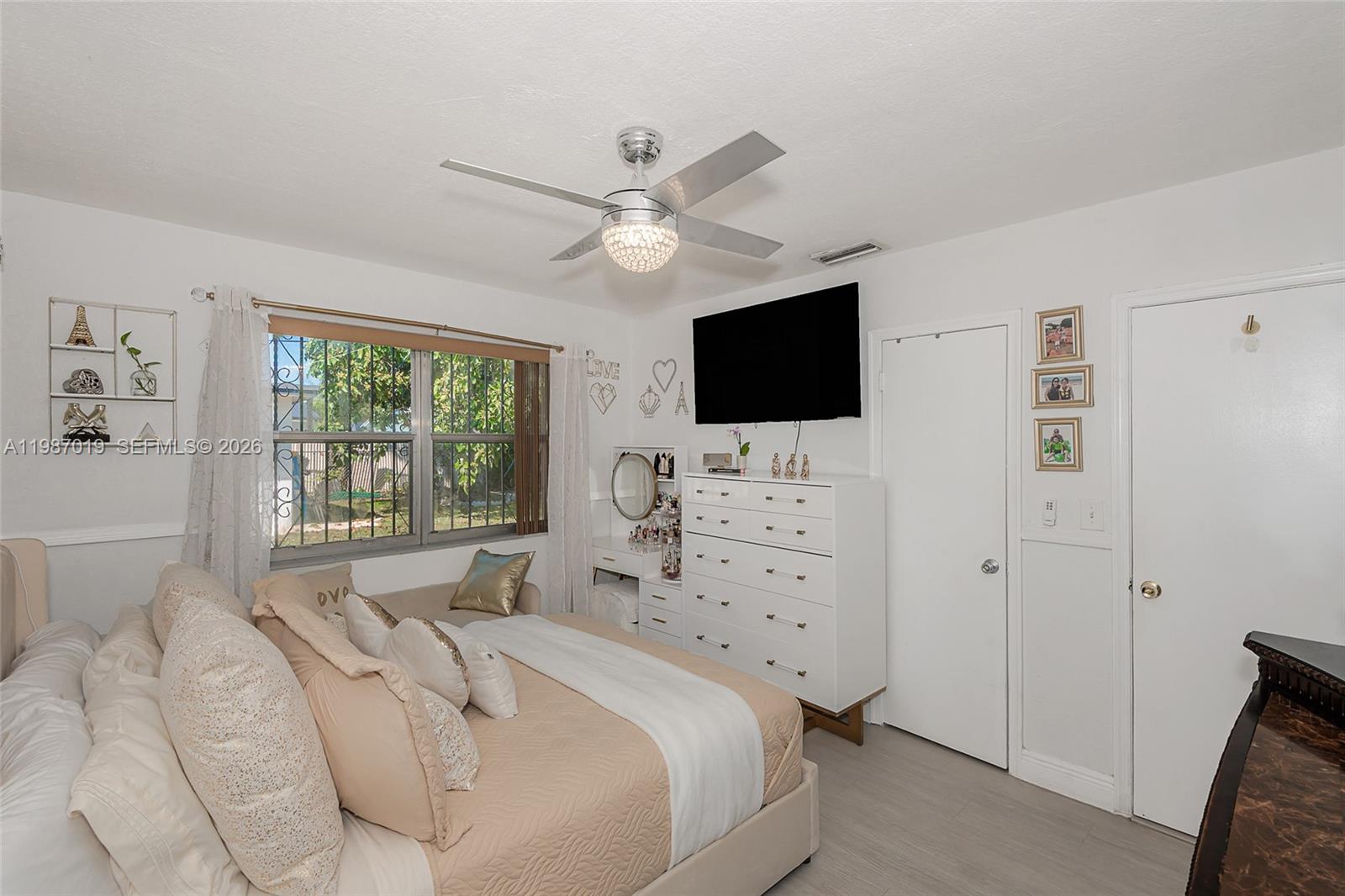 HERITAGE HOMES - Residential