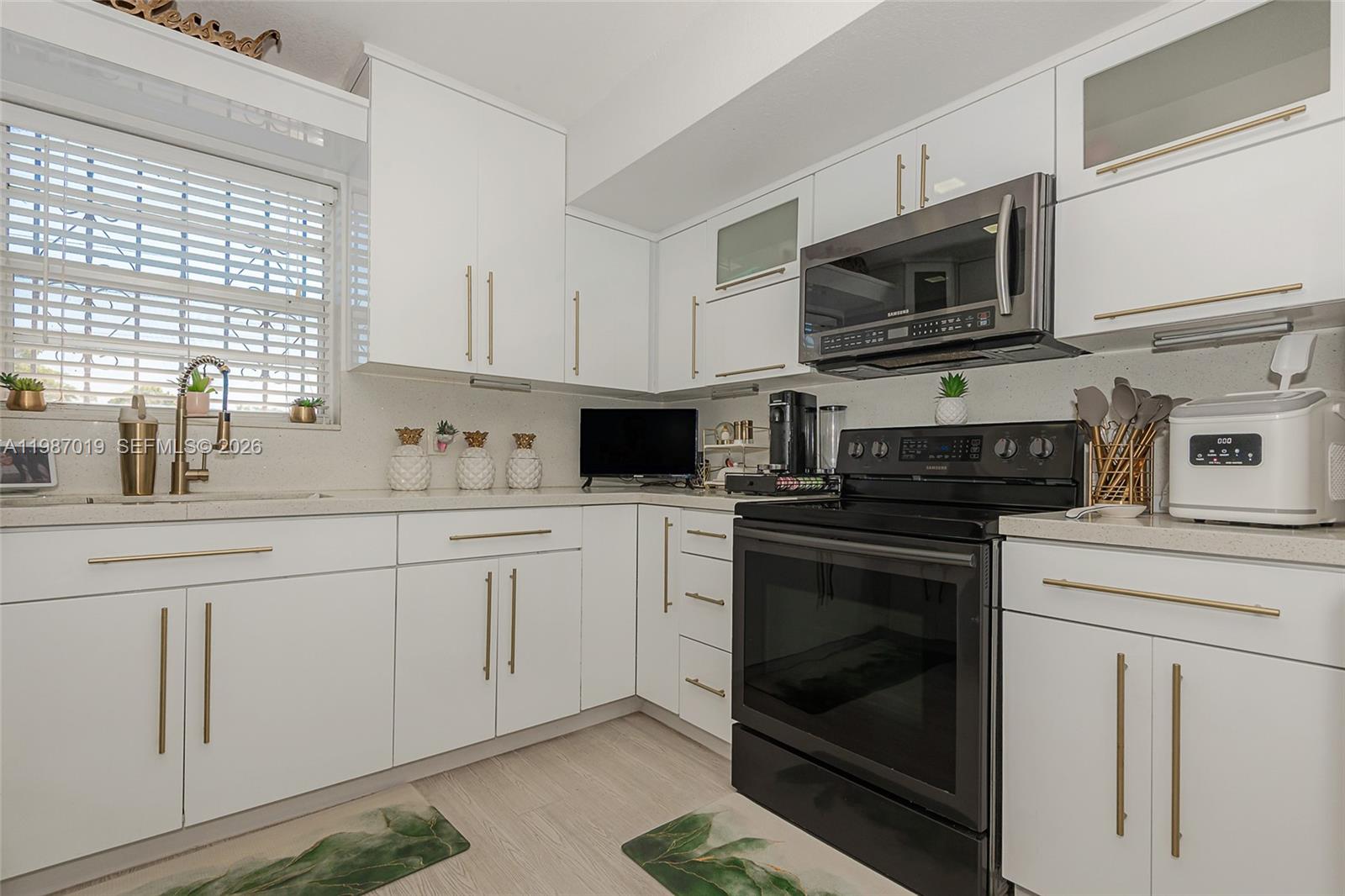 HERITAGE HOMES - Residential