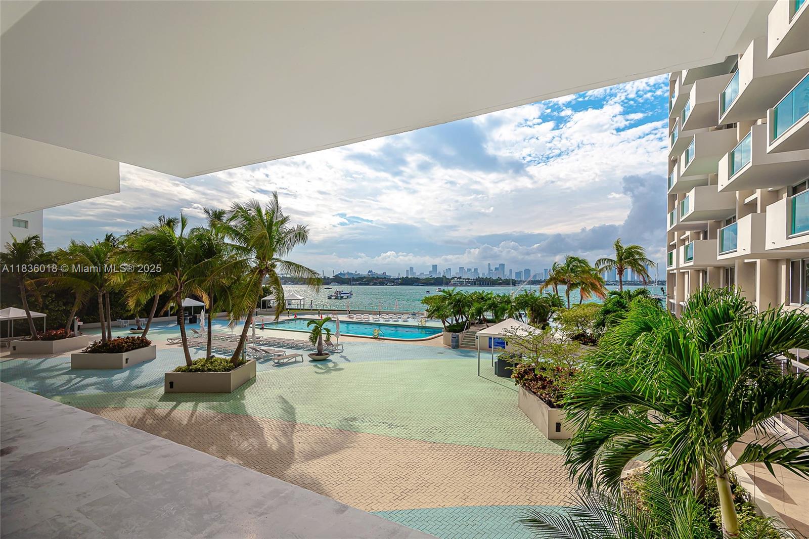 Direct Bay View Private Office located in the Mirador 1200. All utilities included in the HOA dues for this property. Great space with great views to the Bay and Downtown Miami.