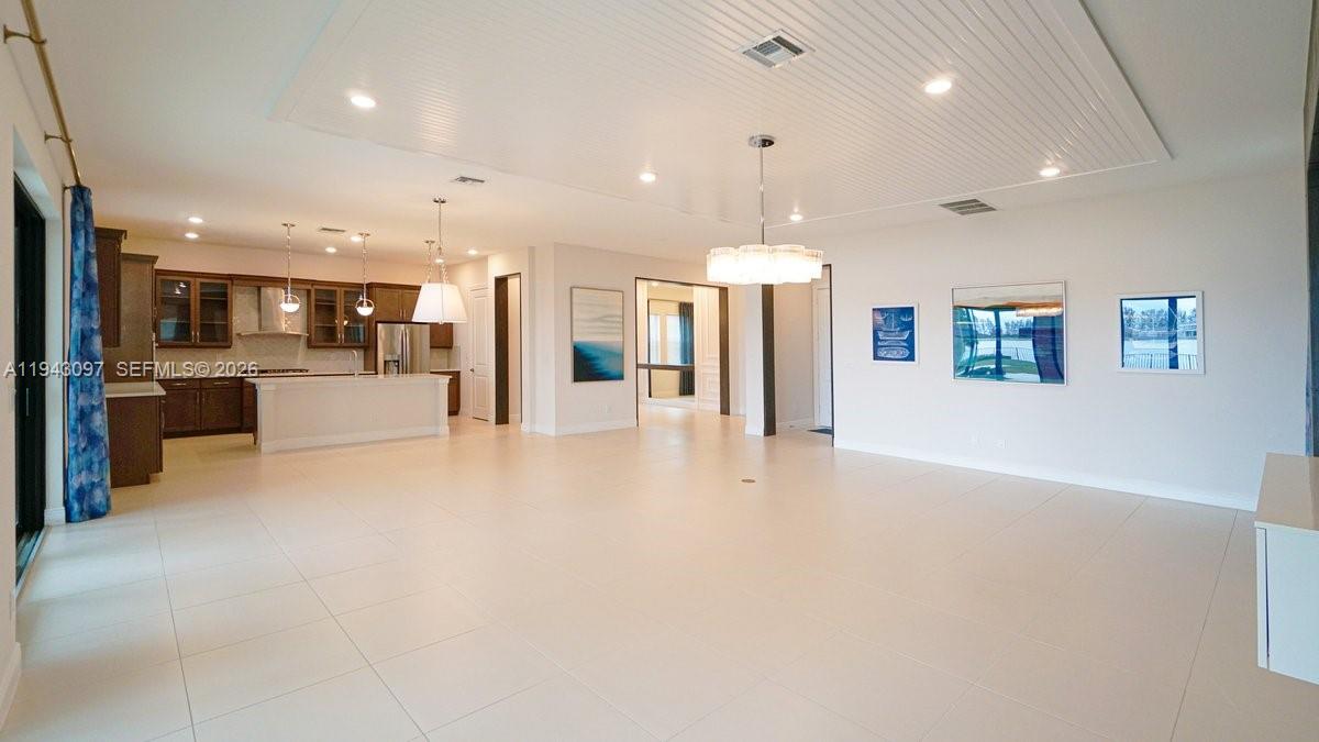 PARKLAND BAY - Residential