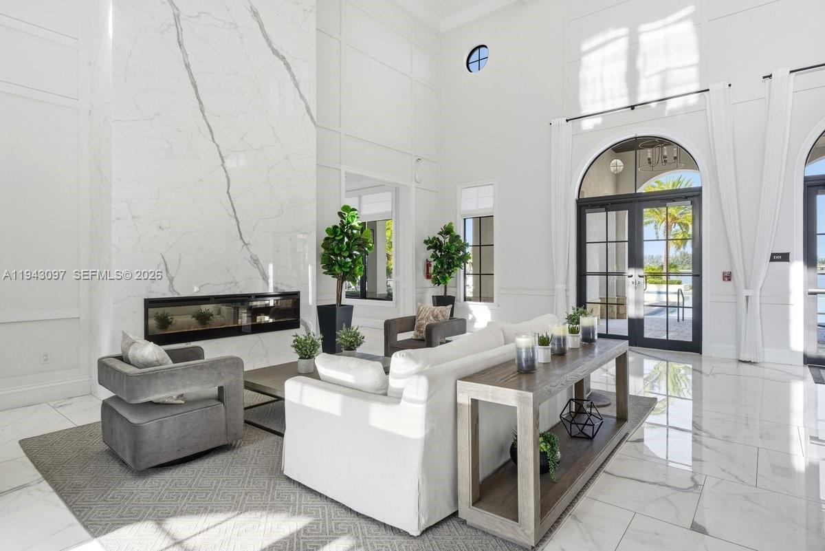 PARKLAND BAY - Residential