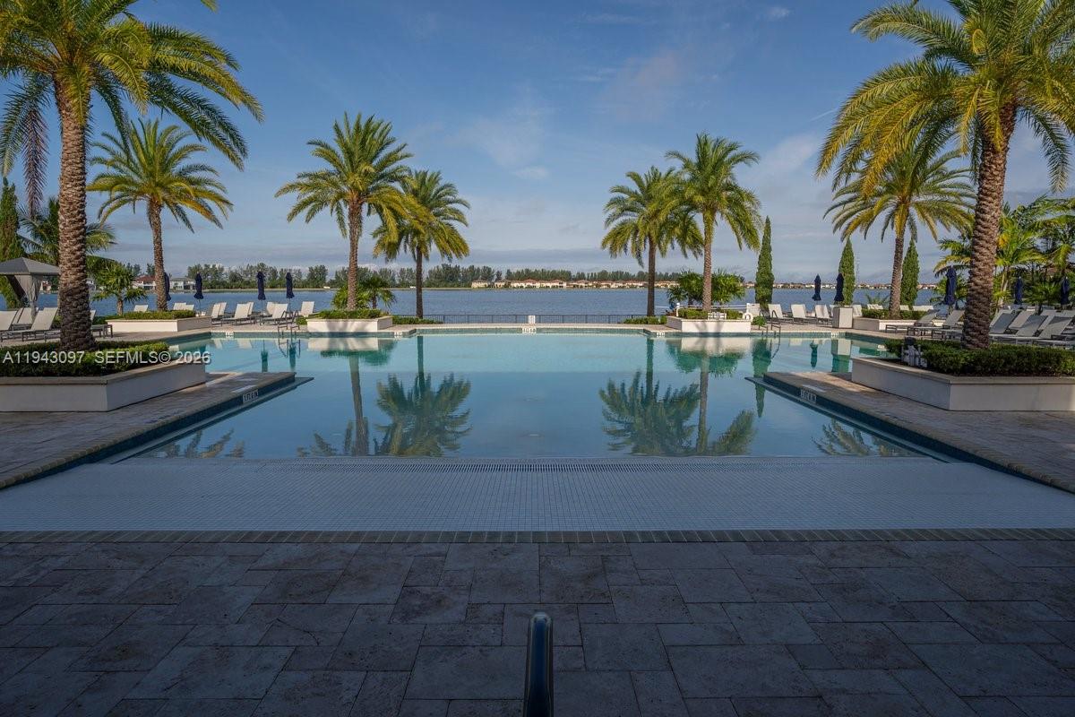 PARKLAND BAY - Residential