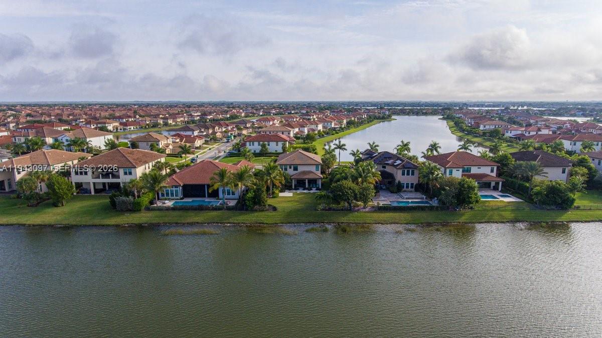 PARKLAND BAY - Residential