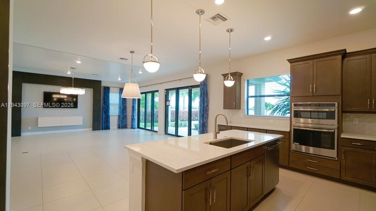 PARKLAND BAY - Residential