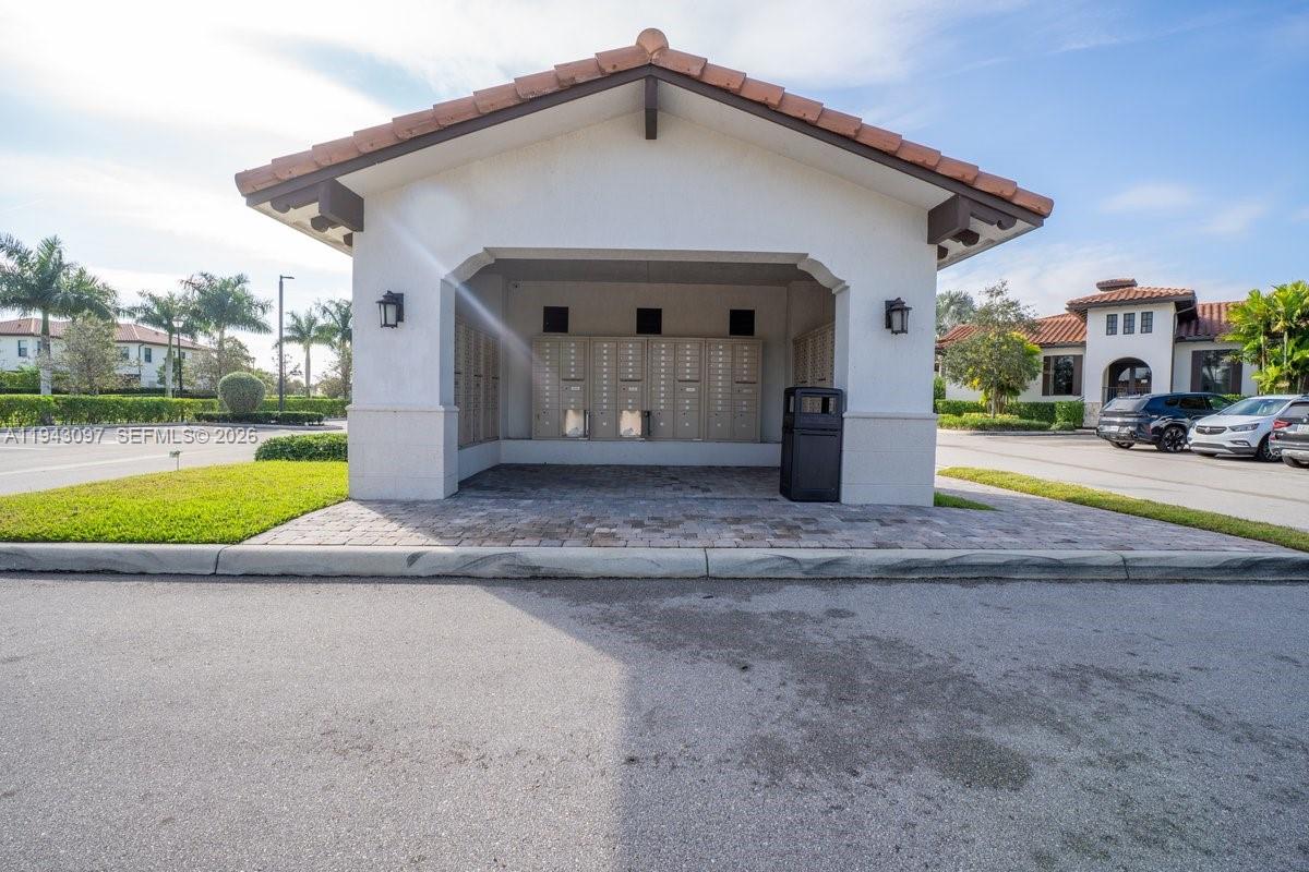 PARKLAND BAY - Residential