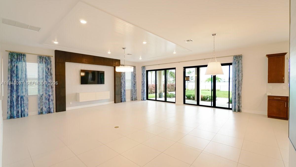 PARKLAND BAY - Residential