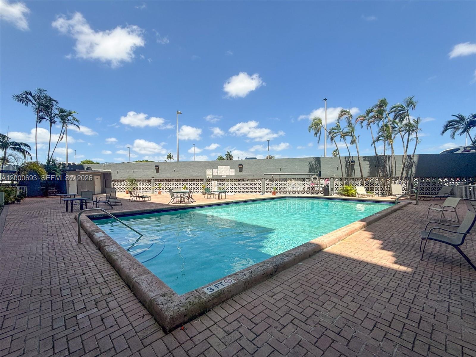 ISLA DEL MAR CONDO - Residential