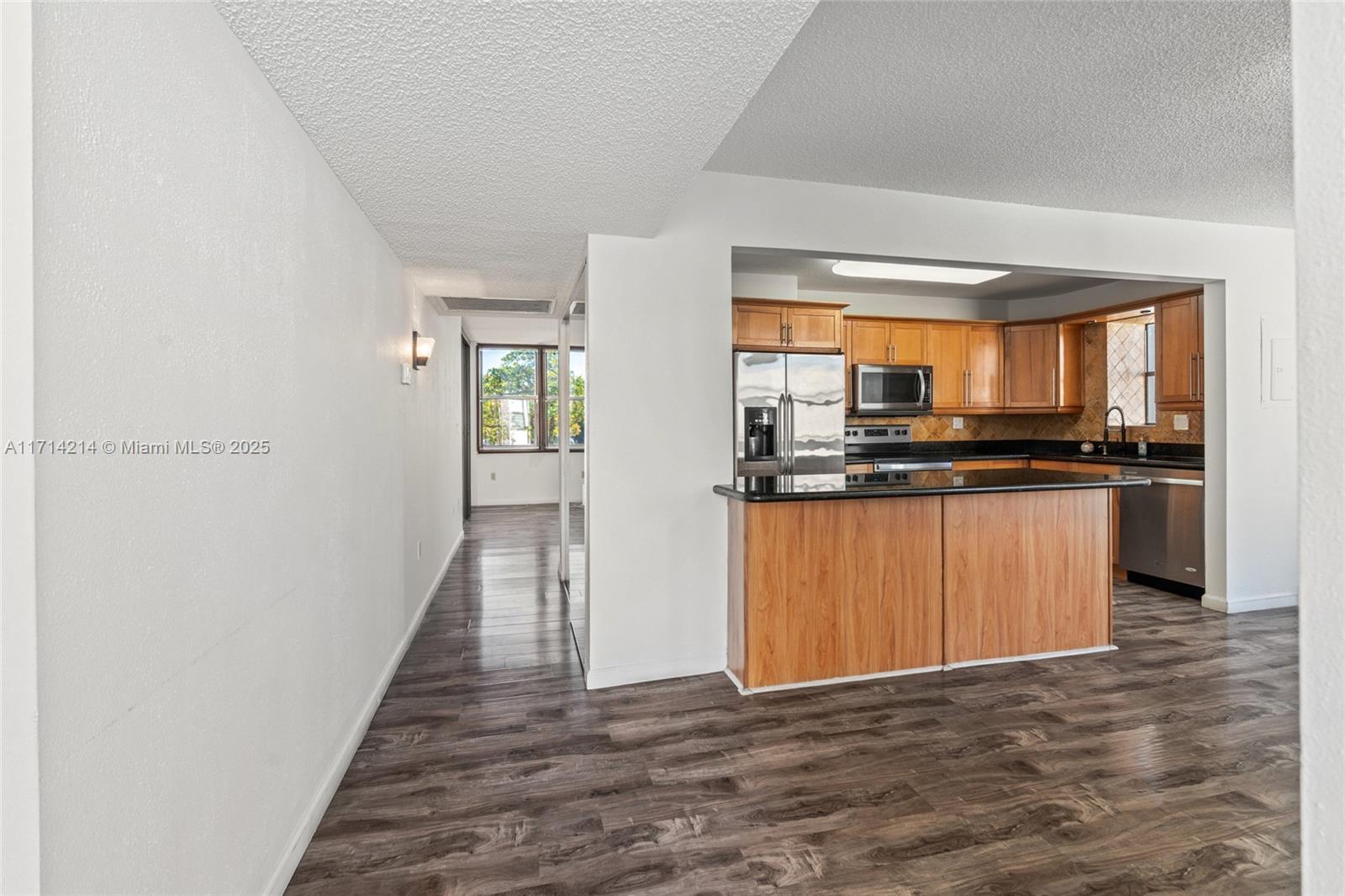 Property for Sale at 20291 Ne 30th Ave Ph20, Aventura, Miami-Dade County, Florida - Bedrooms: 3 
Bathrooms: 2  - $339,000