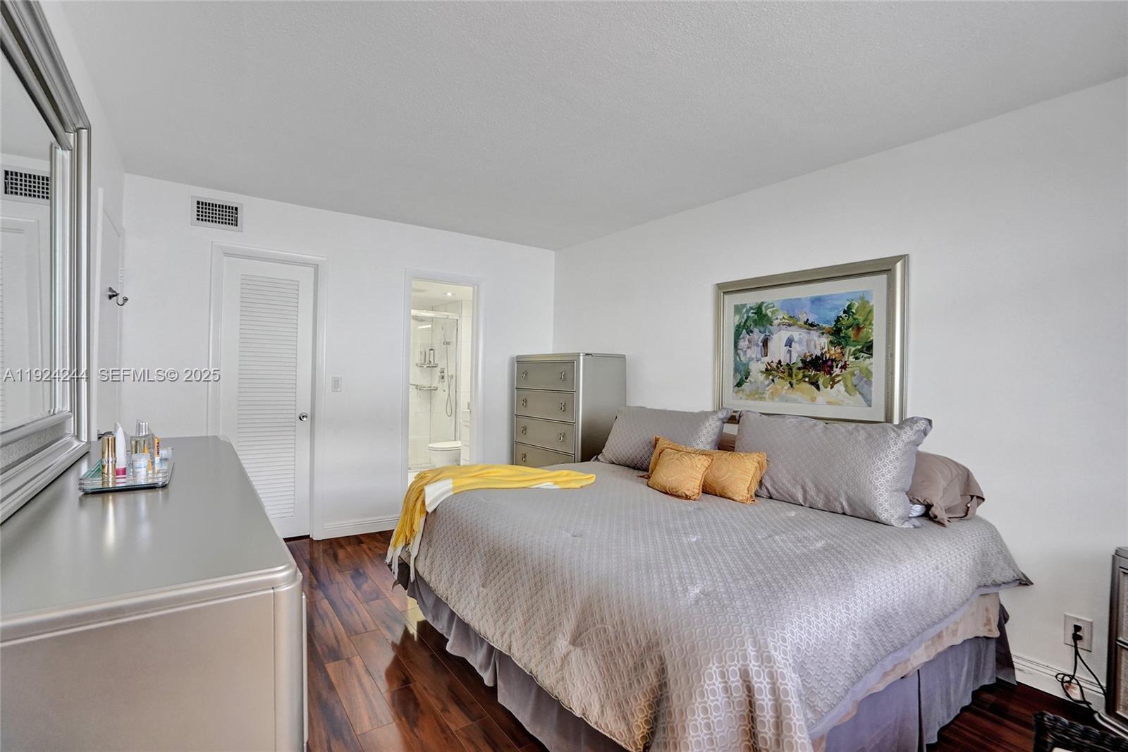 CASA PARADISO CO-OP - Residential