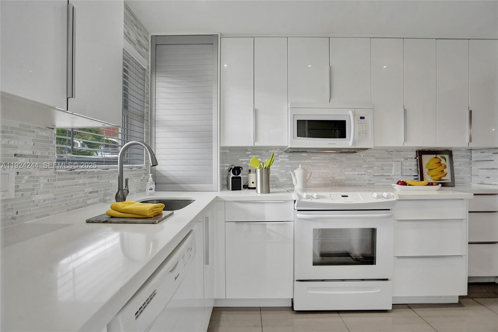 CASA PARADISO CO-OP - Residential