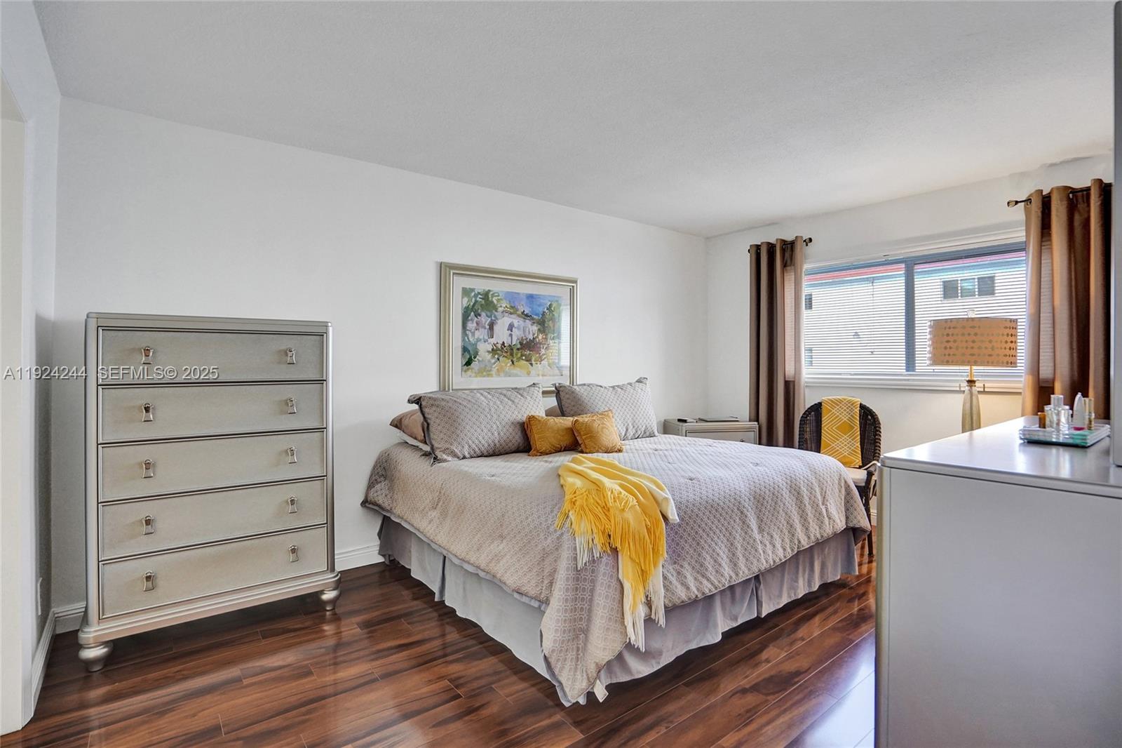 CASA PARADISO CO-OP - Residential