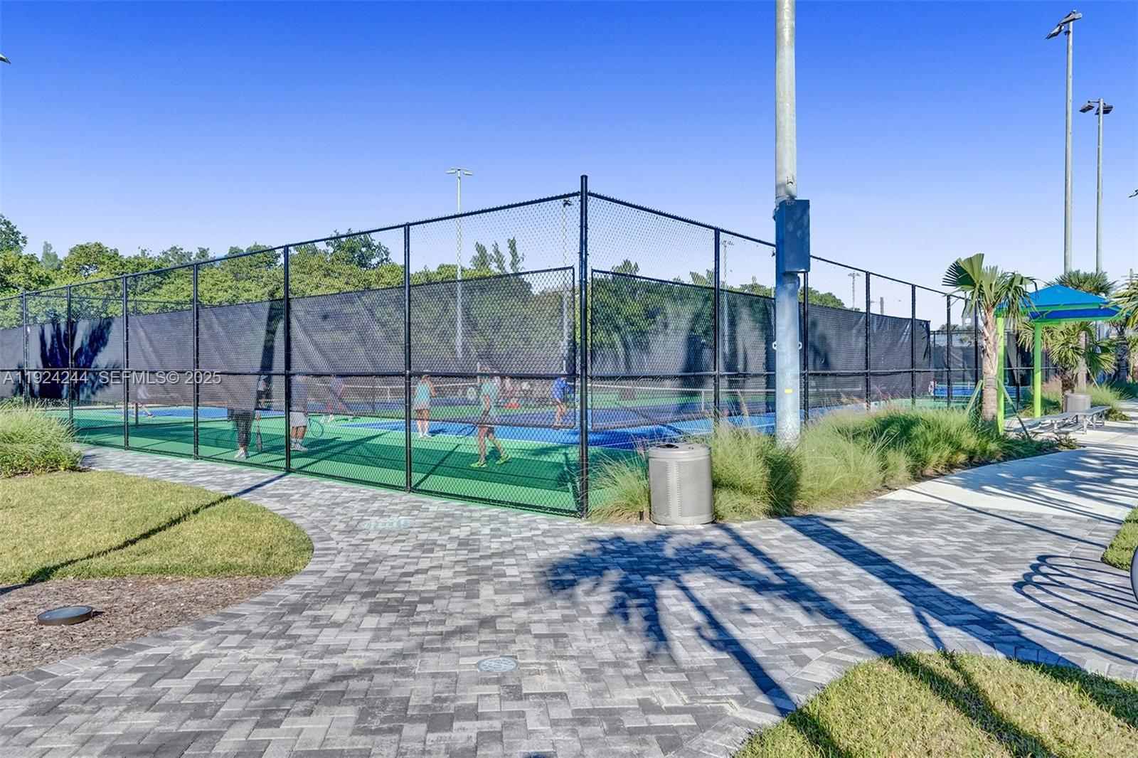 CASA PARADISO CO-OP - Residential