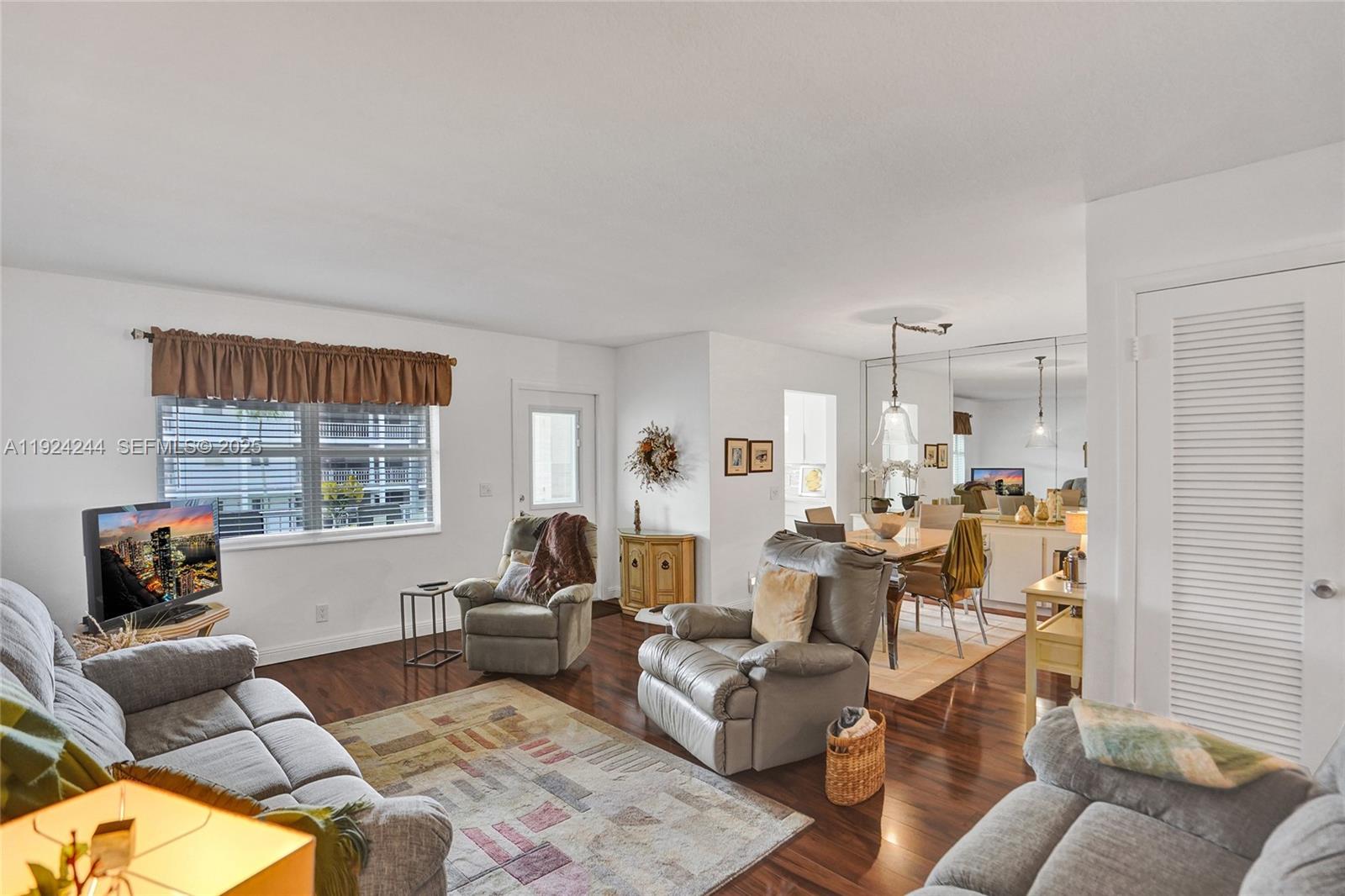 CASA PARADISO CO-OP - Residential