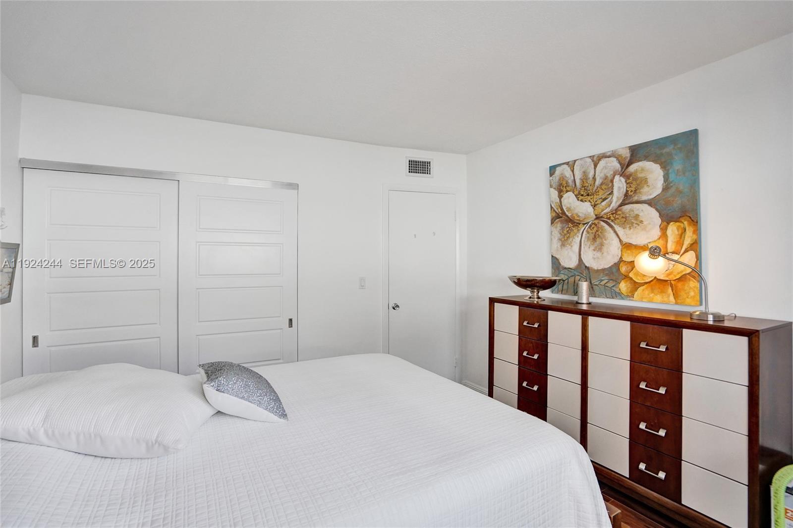 CASA PARADISO CO-OP - Residential