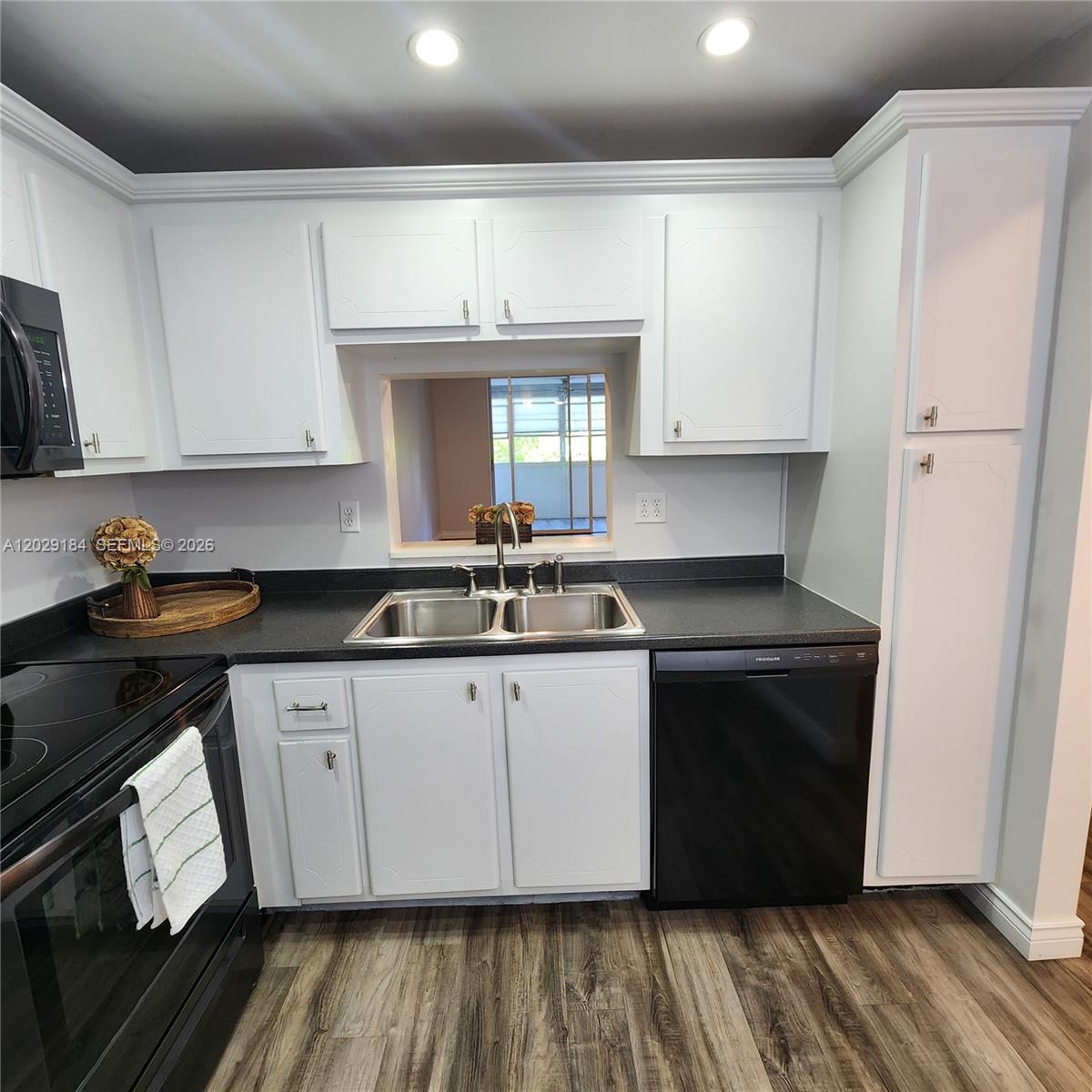 900 NE 12th Ave 406