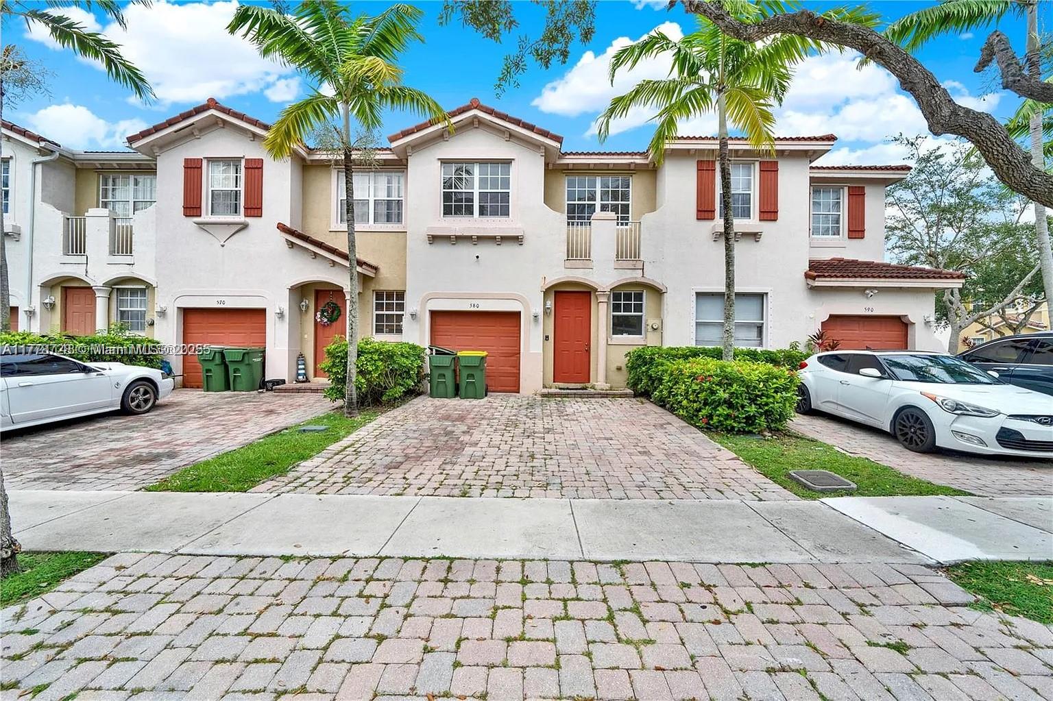 580 Ne 21st Ter 580, Homestead, Miami-Dade County, Florida - 4 Bedrooms  
3 Bathrooms - 