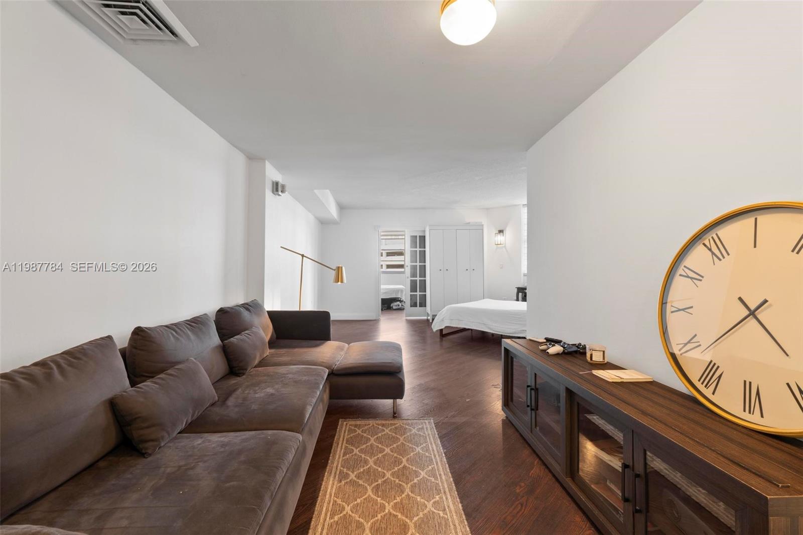 FOUR AMBASSADORS CONDO - Residential